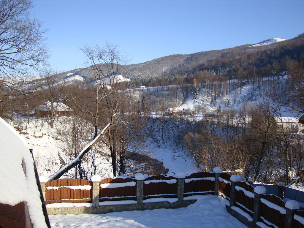 Котедж Гірський Yaremche Bagian luar foto